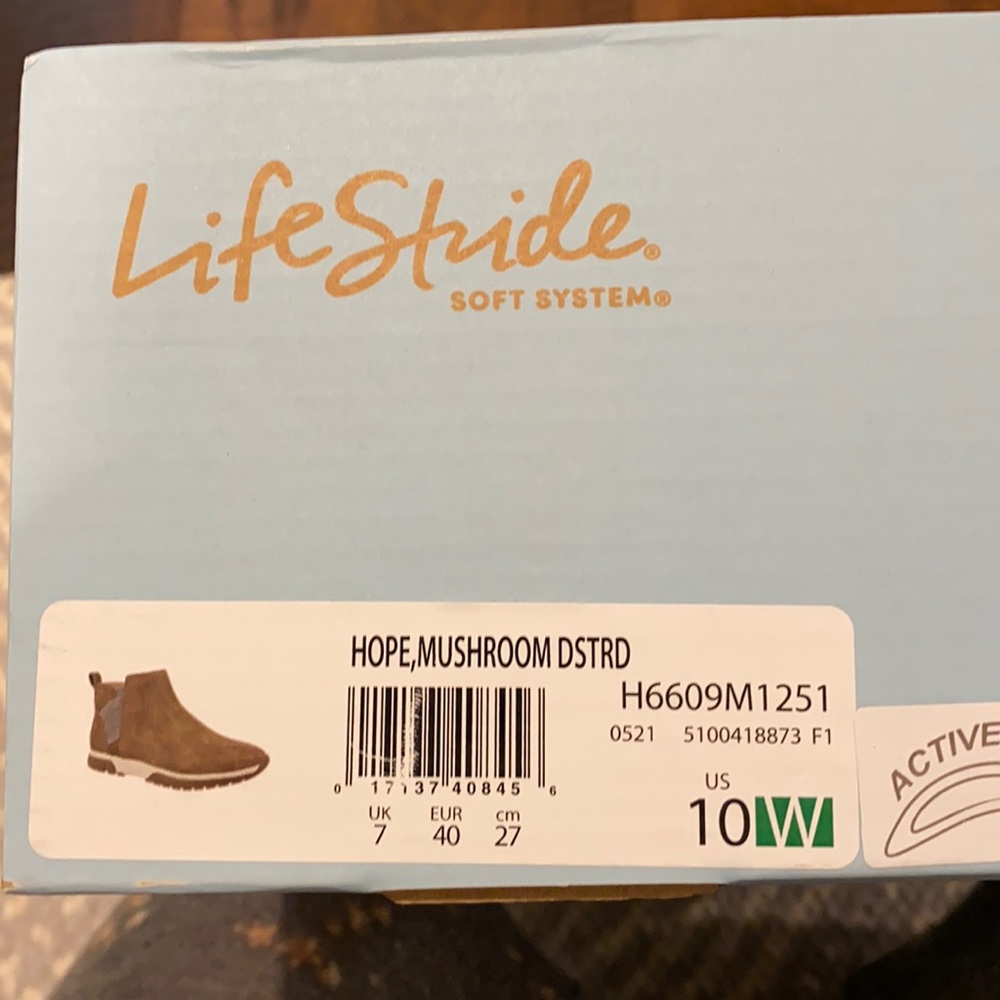 NIB, Life Stride Hope Sneaker Boot in Mushroom 10W